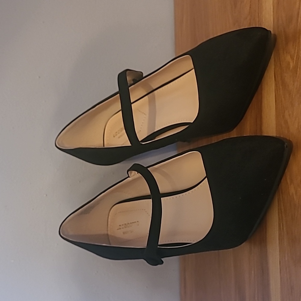 Liz Claiborne black heels